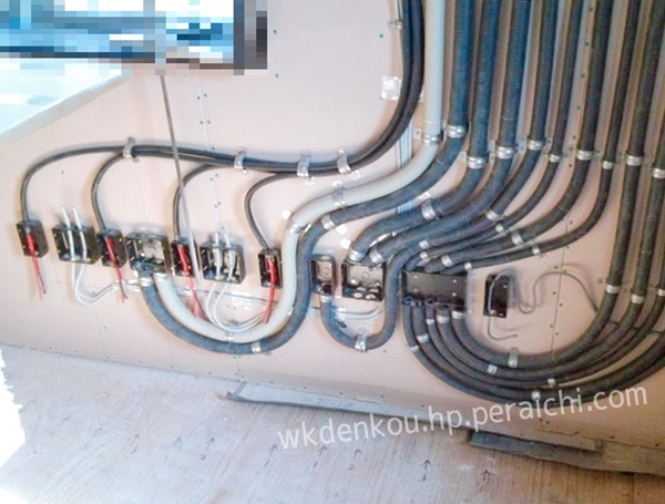 ＷＫ電気工事：スピーカー・HDMI・LAN配管、オーディオ専用コンセント配線